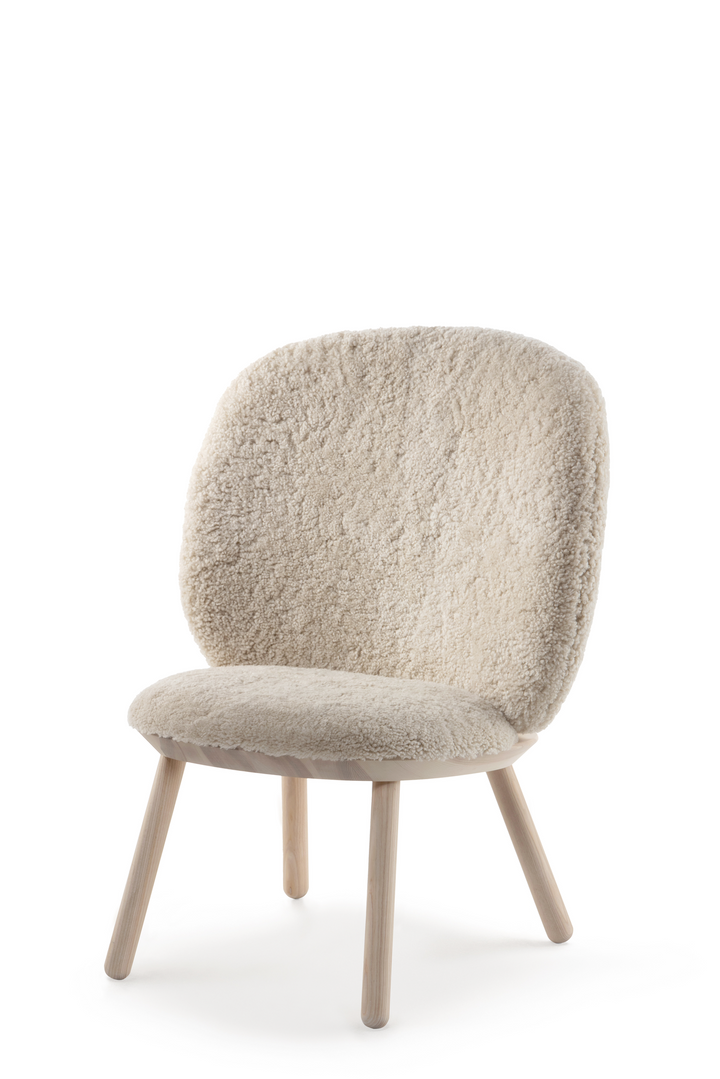 Naïve Low Chair – Cozy Luxury in Genuine Sheepskin